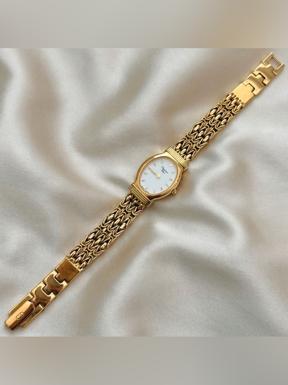 AUTHENTIC VERY RARE VINTAGE DIOR GOLD WATCH - WITH BOX - Picture 6 of 9
